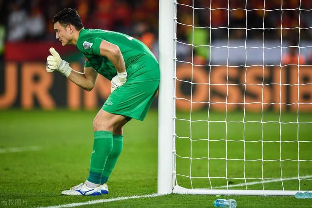 组图：世界杯-墨西哥2-0南非 老将破门落泪